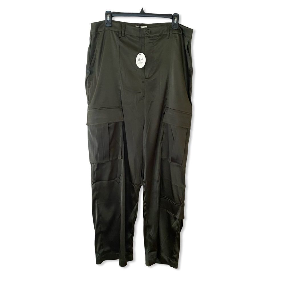 NWT REMI x REVOLVE Sydney Cargo Pant Dark Green satin finish wide leg loose L - Picture 4 of 10